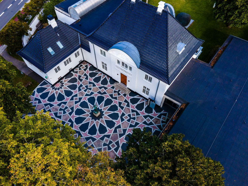 Museumsvilla og forplads. Foto: Thomas Jensen, Bubble